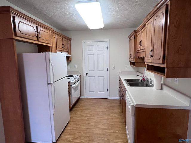 162 Sycamore Place, Athens, AL 35611