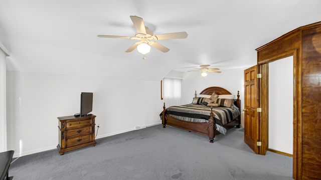 3317 E Buried Oak Drive, Crete, IL 60417