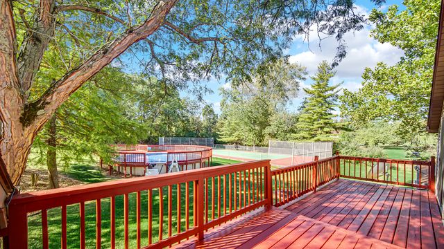 3317 E Buried Oak Drive, Crete, IL 60417