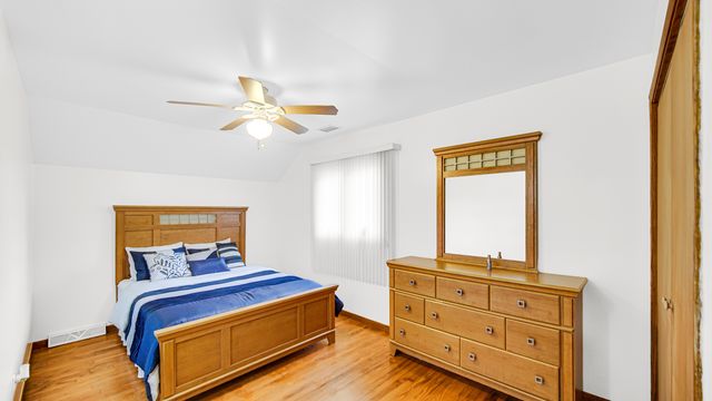 3317 E Buried Oak Drive, Crete, IL 60417