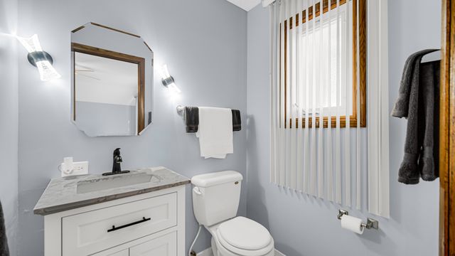 3317 E Buried Oak Drive, Crete, IL 60417