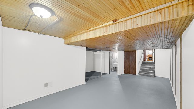 3317 E Buried Oak Drive, Crete, IL 60417