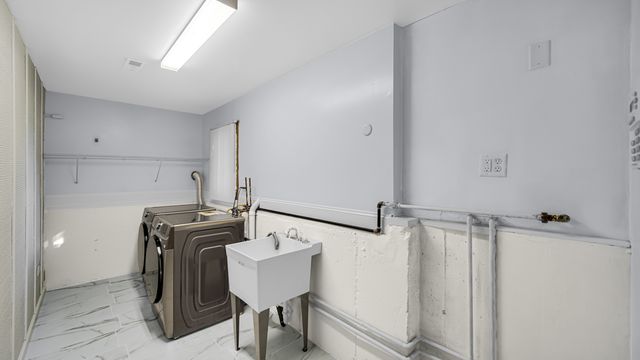 3317 E Buried Oak Drive, Crete, IL 60417