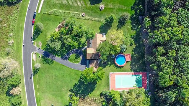 3317 E Buried Oak Drive, Crete, IL 60417