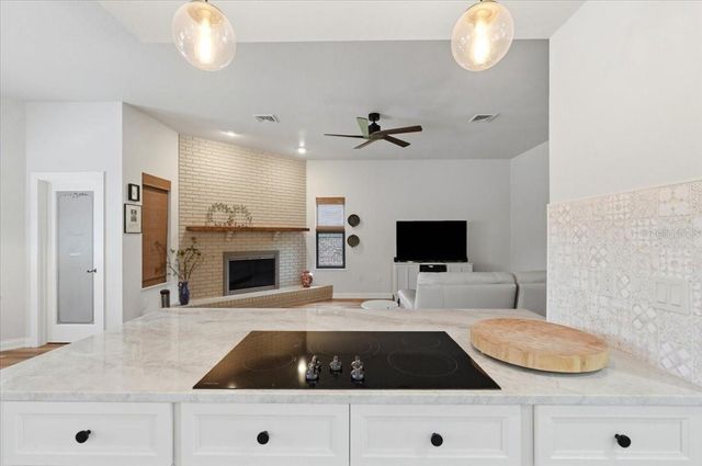 3943 CHEVERLY DRIVE E, Lakeland, FL 33813