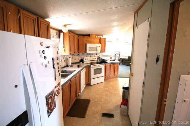 7327 Sunset Circle, Kingston, OK 73439