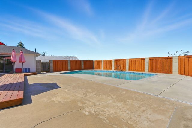 24346 Ave 106, Terra Bella, CA 93270