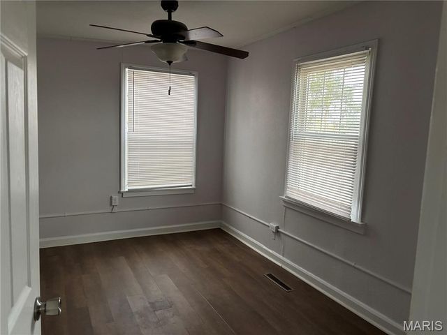 939 Green Mount Lane, Belleville, IL 62220