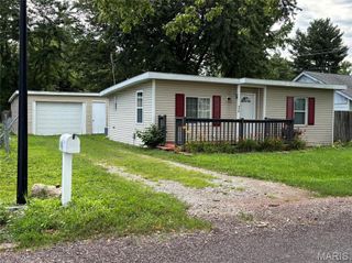 939 Green Mount Lane, Belleville, IL 62220