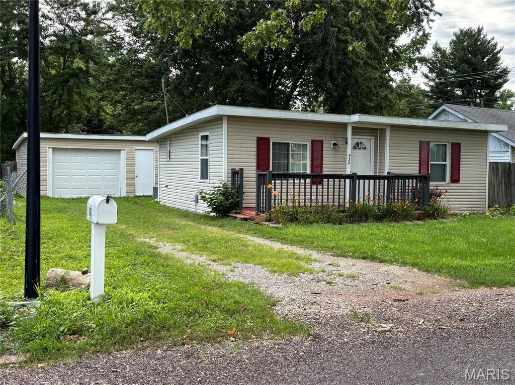 939 Green Mount Lane, Belleville, IL 62220