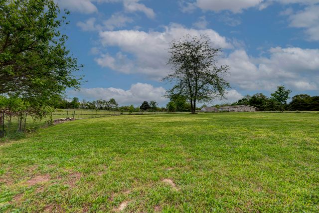 293 Quarry Loop, Sparta, MO 65753