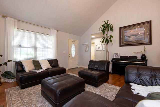 293 Quarry Loop, Sparta, MO 65753