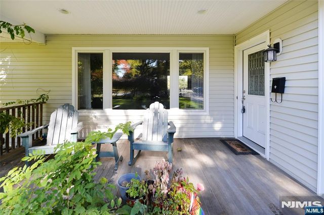 5 Beekman Place, Glen Rock, NJ 07452