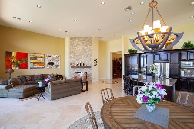 79702 Mission Drive E, La Quinta, CA 92253