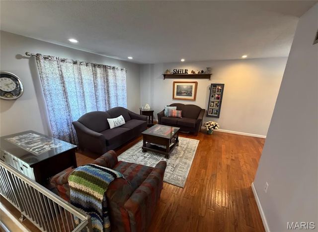 30 Trade Winds Drive, St Peters, MO 63376