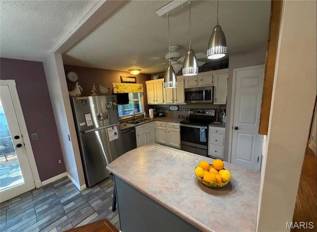 30 Trade Winds Drive, St Peters, MO 63376