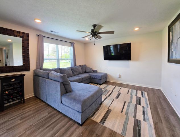 428 Saint James Gate, Newark, OH 43055