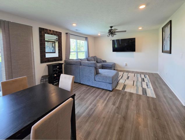 428 Saint James Gate, Newark, OH 43055
