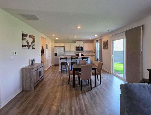 428 Saint James Gate, Newark, OH 43055