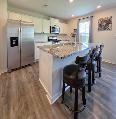 428 Saint James Gate, Newark, OH 43055