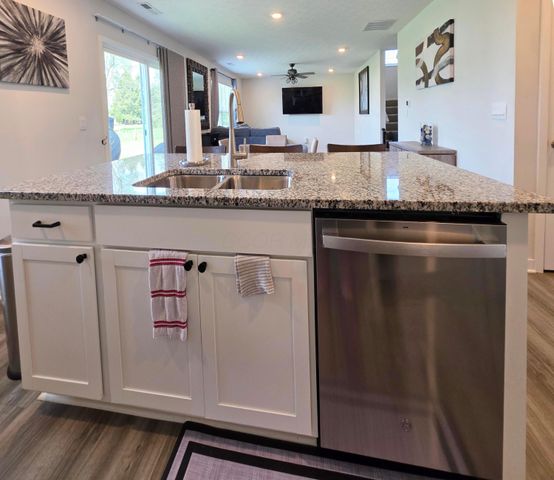 428 Saint James Gate, Newark, OH 43055