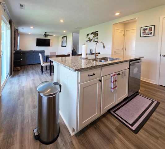 428 Saint James Gate, Newark, OH 43055
