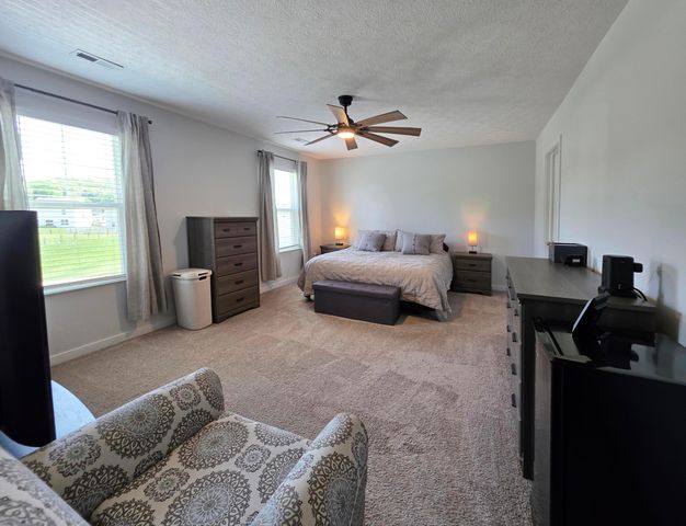 428 Saint James Gate, Newark, OH 43055