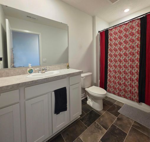 428 Saint James Gate, Newark, OH 43055