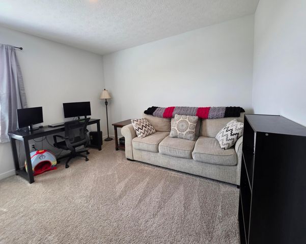 428 Saint James Gate, Newark, OH 43055