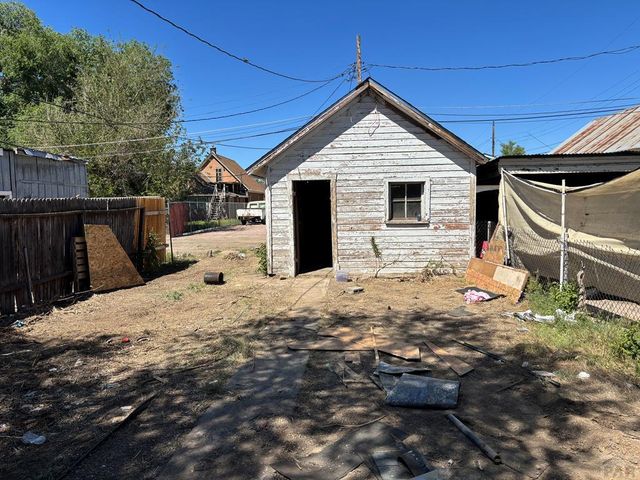 1213 Eilers Ave, Pueblo, CO 81006