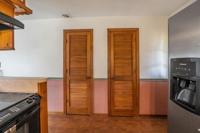 7 Lake Drive, Huntsville, TX 77320