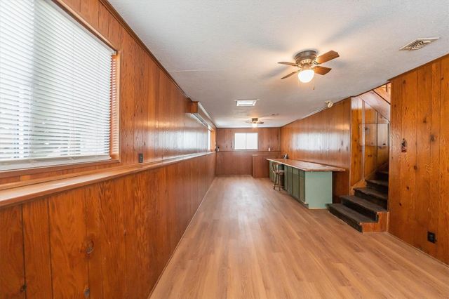 7 Lake Drive, Huntsville, TX 77320