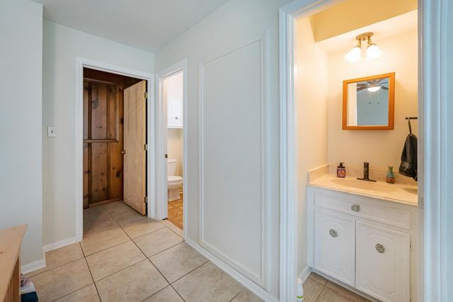 7 Lake Drive, Huntsville, TX 77320