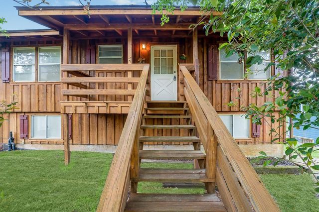 7 Lake Drive, Huntsville, TX 77320