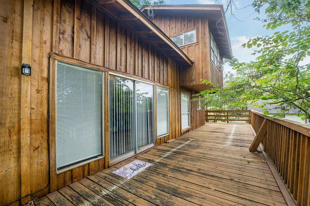 7 Lake Drive, Huntsville, TX 77320