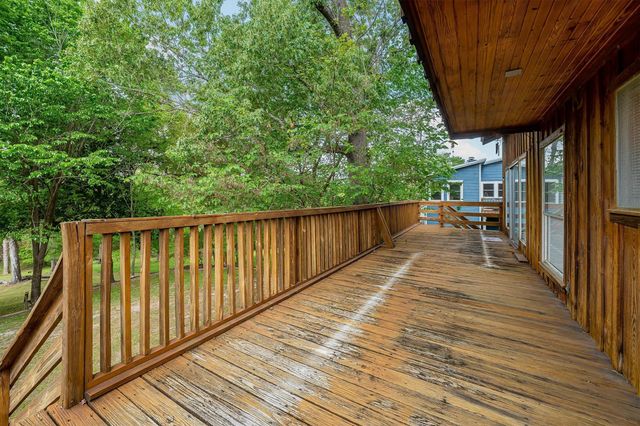 7 Lake Drive, Huntsville, TX 77320