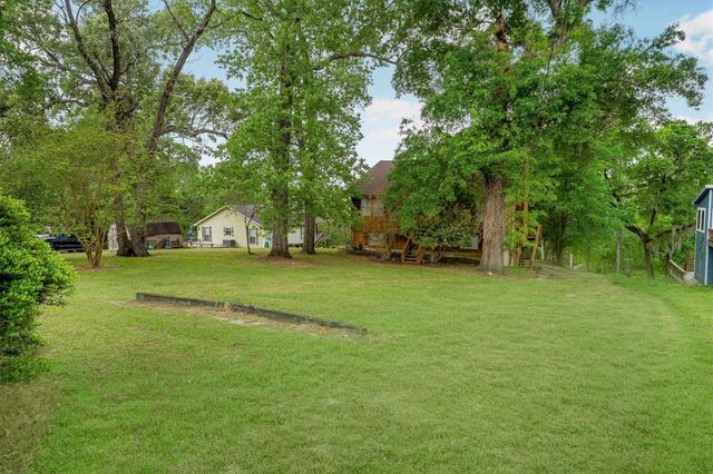 7 Lake Drive, Huntsville, TX 77320