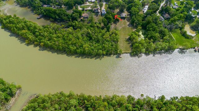 7 Lake Drive, Huntsville, TX 77320