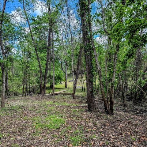 7 Lake Drive, Huntsville, TX 77320