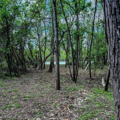 7 Lake Drive, Huntsville, TX 77320