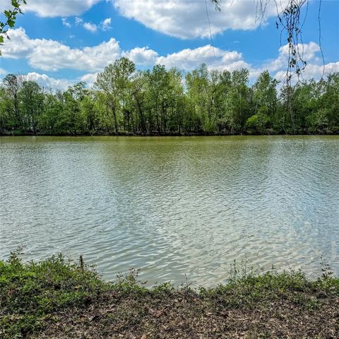 7 Lake Drive, Huntsville, TX 77320