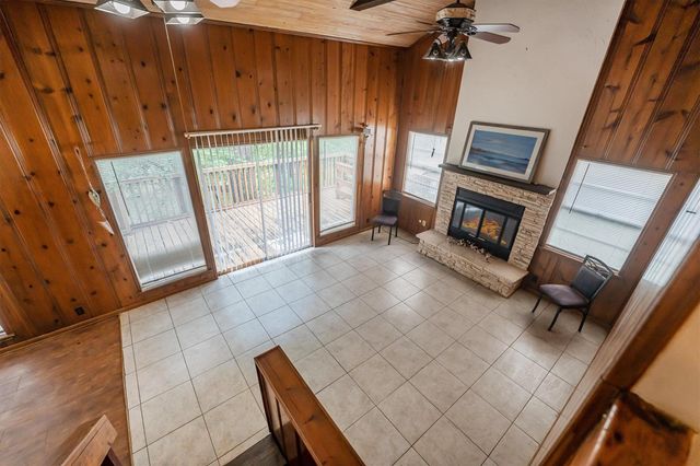 7 Lake Drive, Huntsville, TX 77320