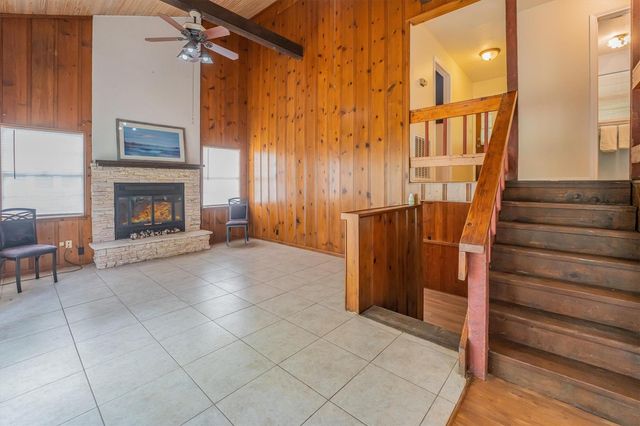 7 Lake Drive, Huntsville, TX 77320