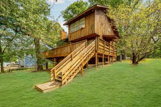 7 Lake Drive, Huntsville, TX 77320