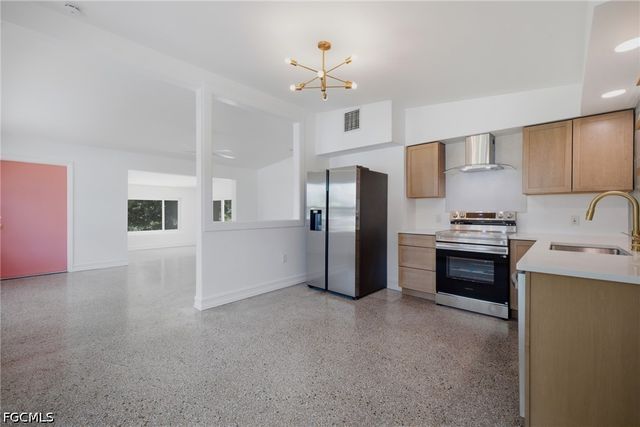 4213 Ellen AVE, Fort Myers, FL 33901