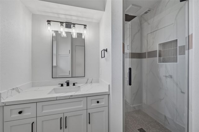 210 Ridgemont Drive, Alvin, TX 77511