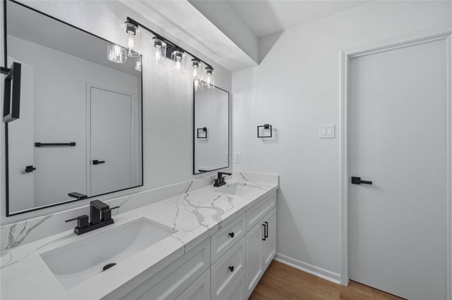 210 Ridgemont Drive, Alvin, TX 77511