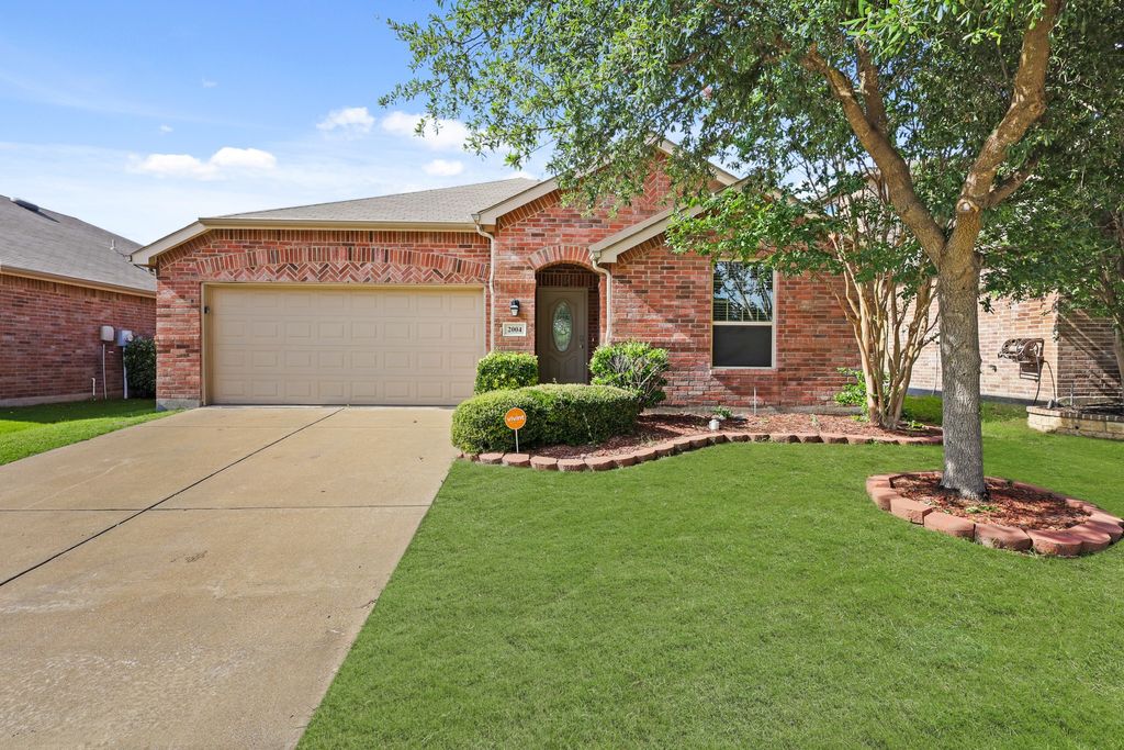 2004 Uvalde Drive, Forney, TX 75126