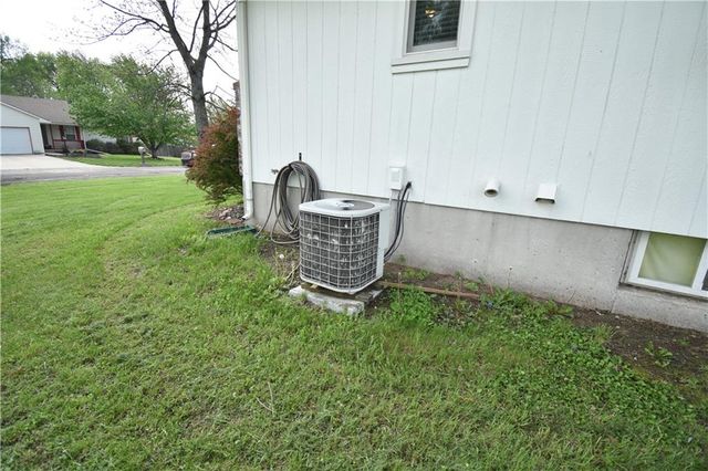 406 N Missouri Street, Archie, MO 64725