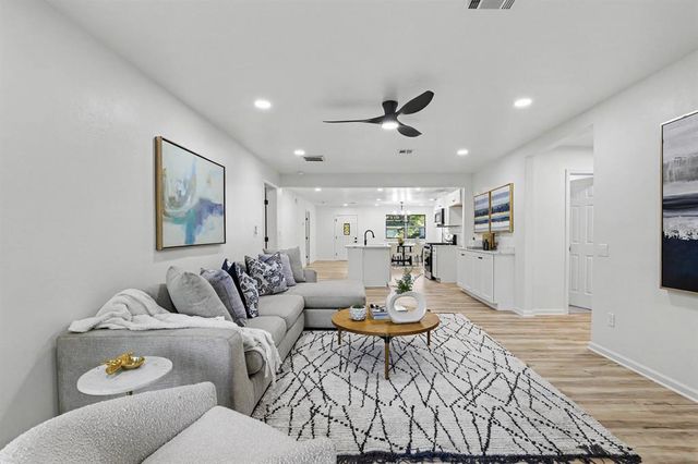 210 E Vida Way, Norman, OK 73069